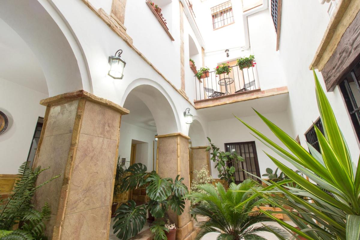 Suitetrails - Casa Turística Patio Cordobés - Parking en la Judería