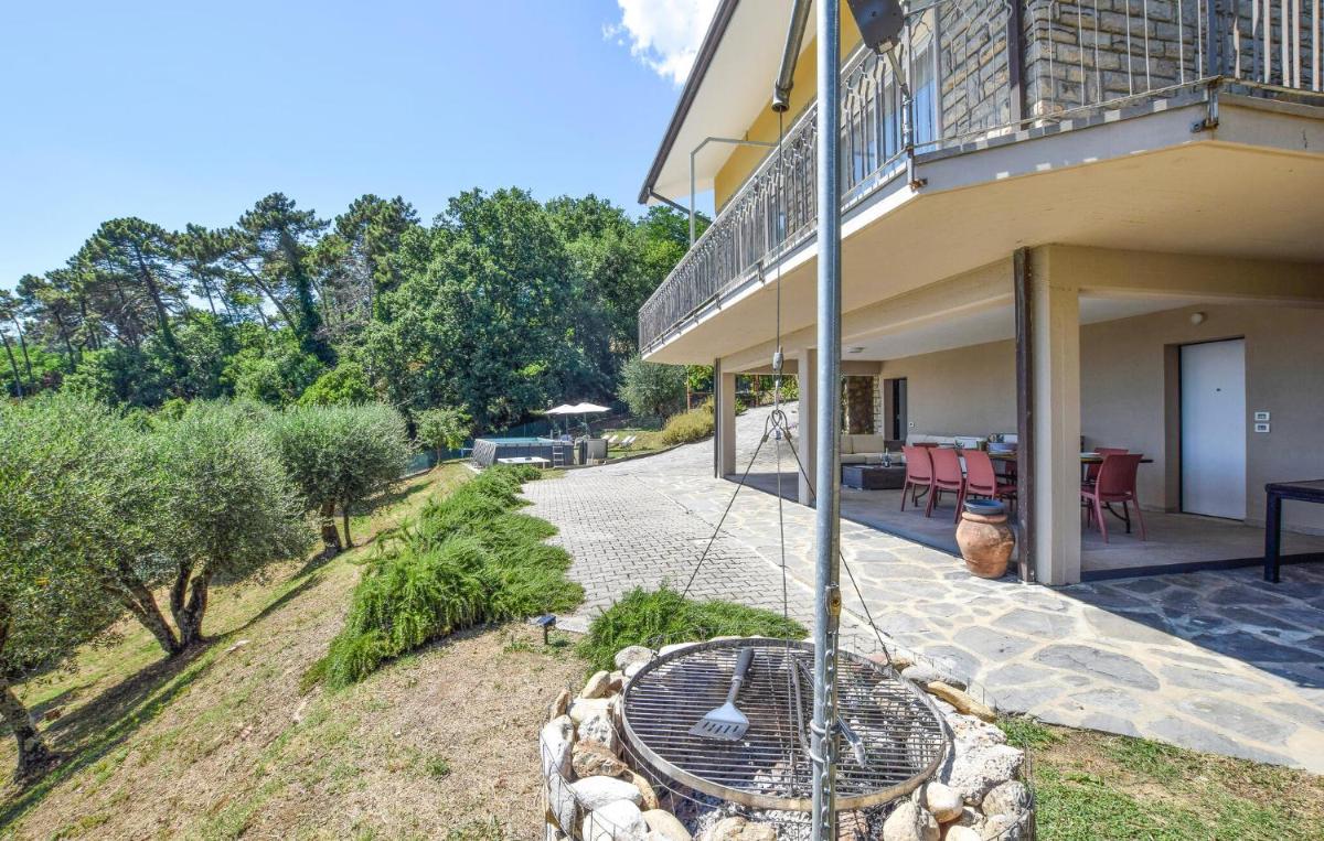 Splendida Casa In Corsanico - Housity