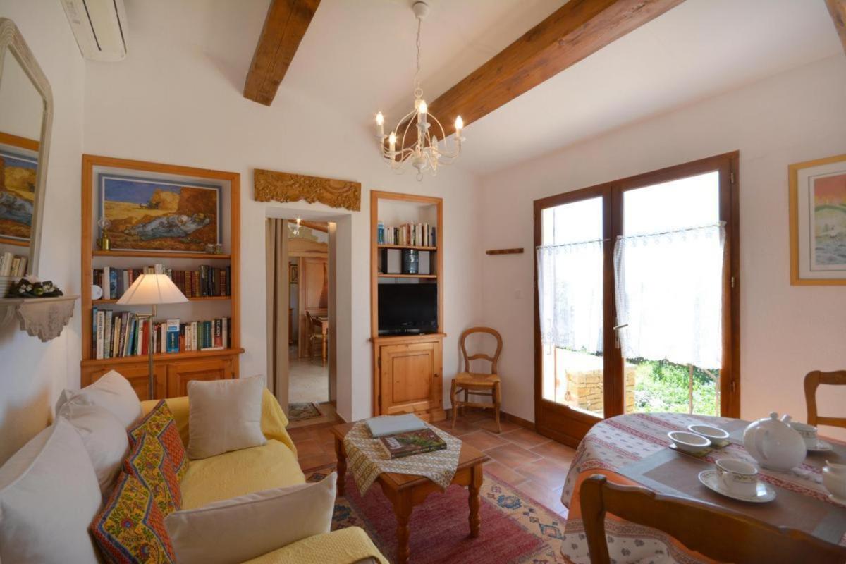 Maison de caractère à Ceyreste - Terrasse et jardin clôturé - Housity