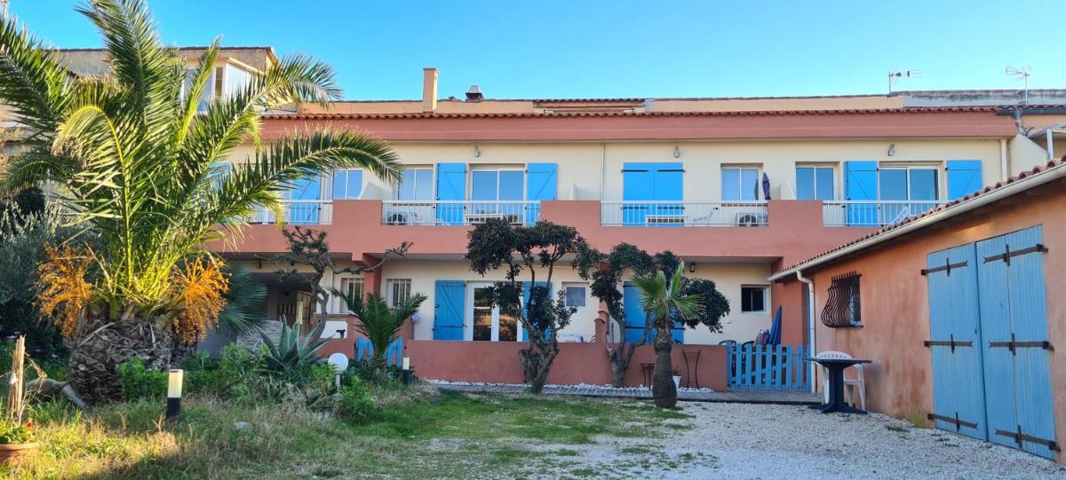 Studio charmant à Hyères, 20 m², jardin et parking privé - Housity
