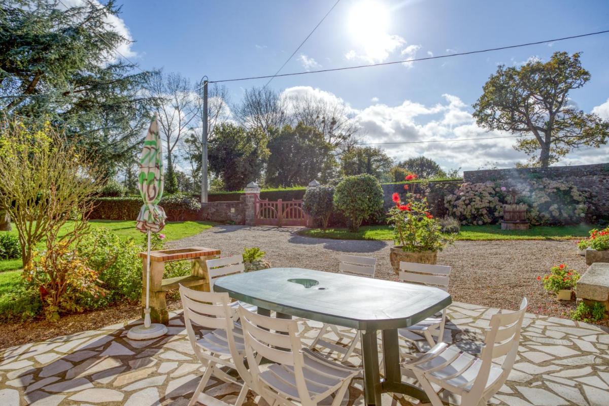 Maison chaleureuse à Pordic avec jardin et cheminée - Housity