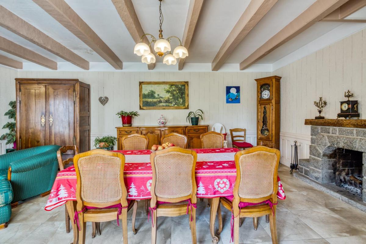 Maison chaleureuse à Pordic avec jardin et cheminée - Housity