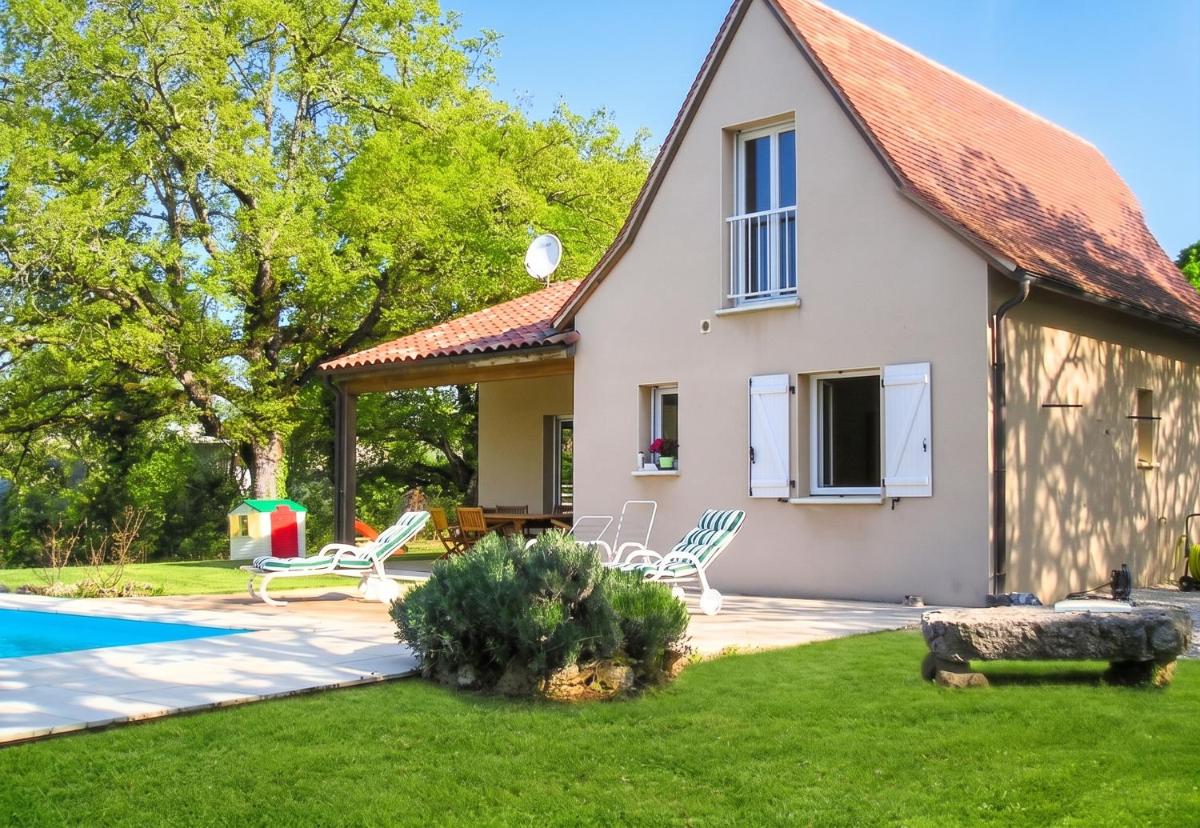 Villa ravissante à Loubressac avec piscine privée - Housity