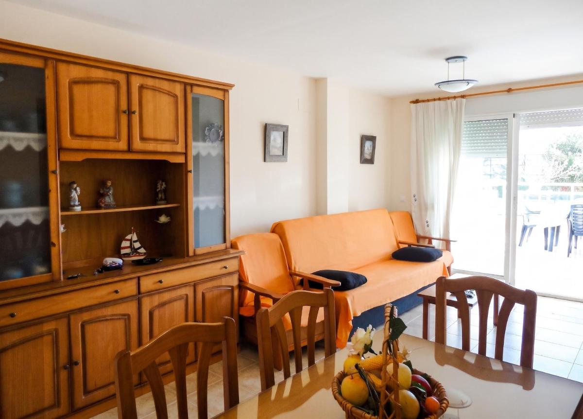 Charming Apartment in Dénia with Shared Pool - Housity