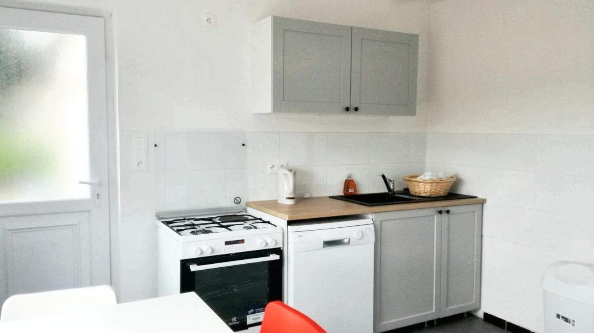 Maison cosy à Pontorson avec jardin clos et terrasse - Housity