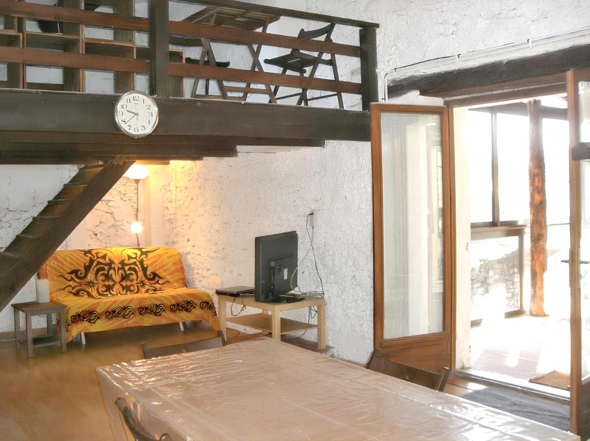 Maison charmante avec terrasse et jardin a Noves - Housity