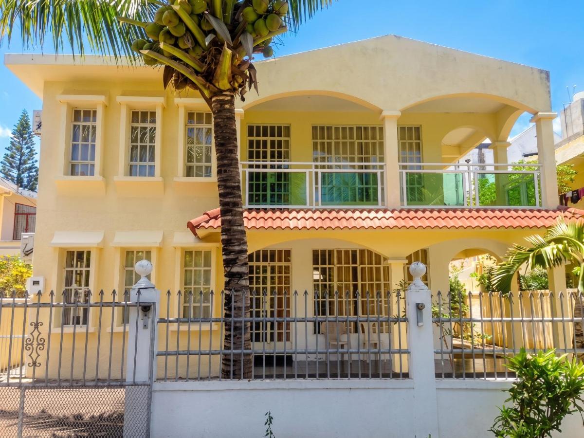 Charming apartment in Trou aux Biches with enclosed garden 50 sqm - Housity