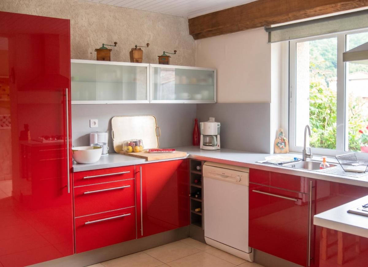 Maison confortable a Lunas avec vue montagne + jardin - Housity