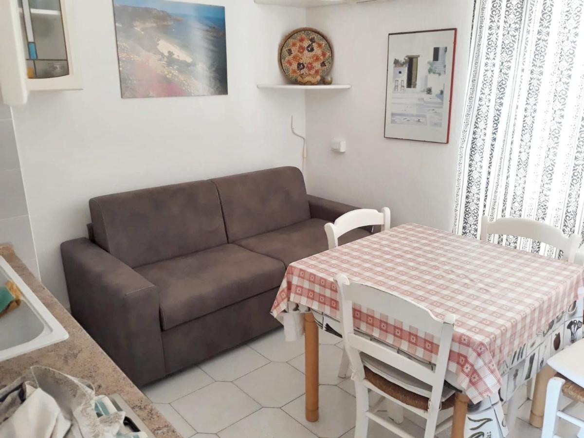 Charming Apartment in Badesi - 48 m² + Parking - Housity