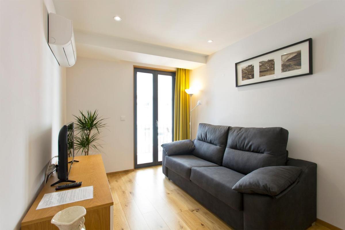 Charming Apartment in Porto - 50 m² - Modern Comfort - Housity