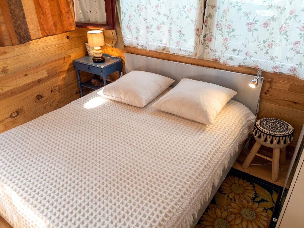 Chalet de charme a Molinot + Piscine privee - Housity