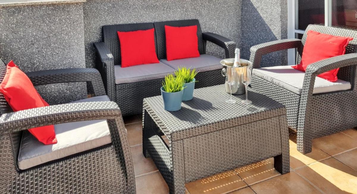 Bright Apartment in Puerto de Santiago - 65 m² - Terrace - Housity