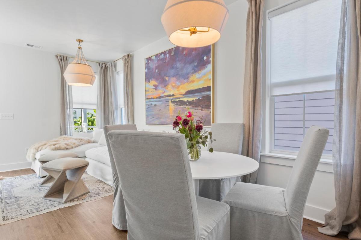 Cottages at Oak Park - Housity