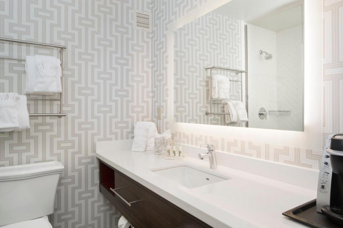 Holiday Inn Washington-College Pk I-95 - Housity