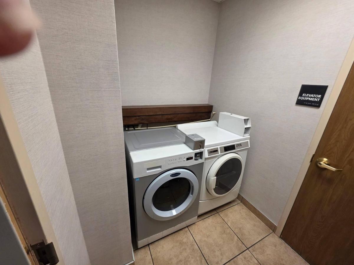 Country Inn & Suites by Radisson, Idaho Falls at the Mall - Housity