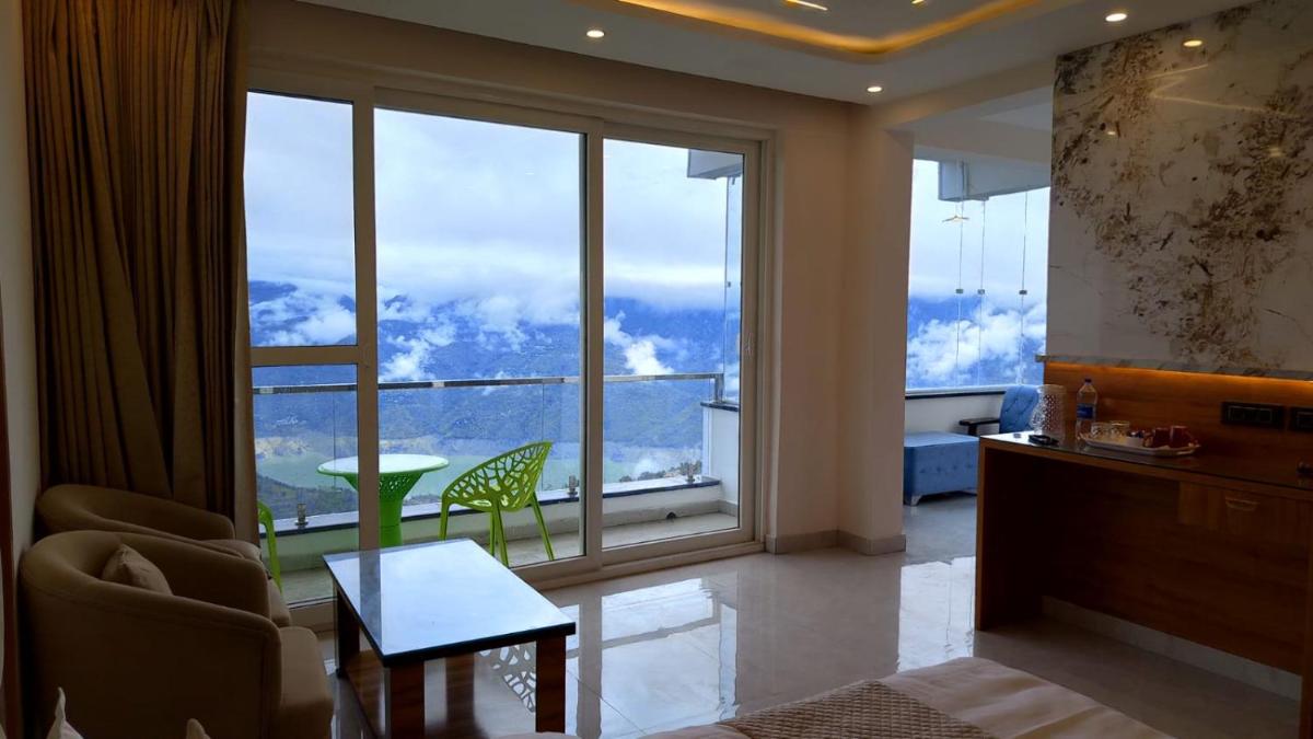 Hotel Shiv Palace - Housity