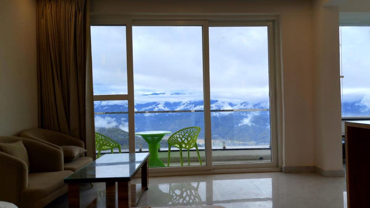 Hotel Shiv Palace - Housity
