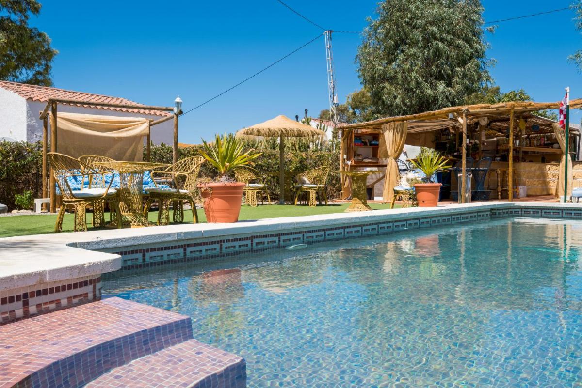 Dos Alamos B&B - Housity