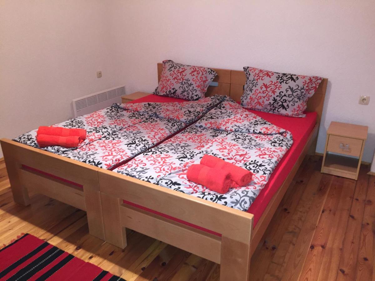 Baba I Dede - Housity