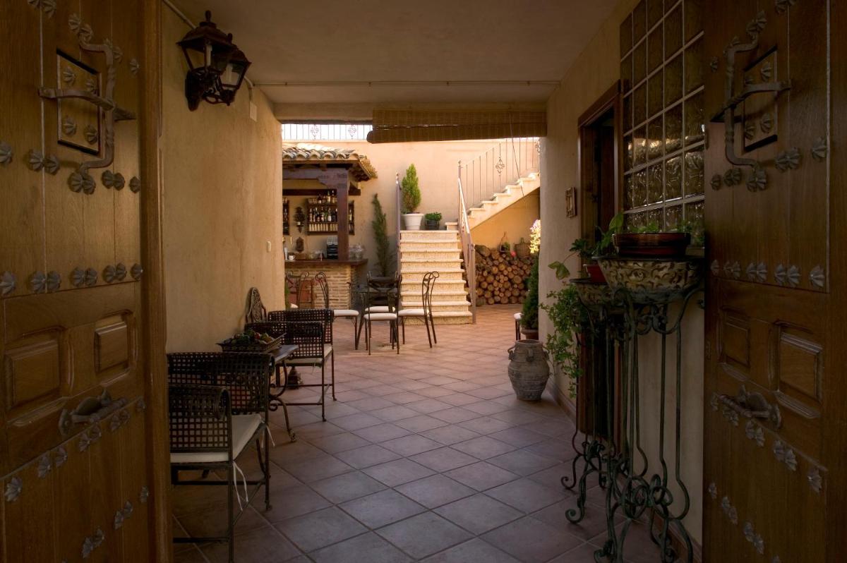 Imagen de la galería de La Posada Del Canal, en Villanueva de San Mancio