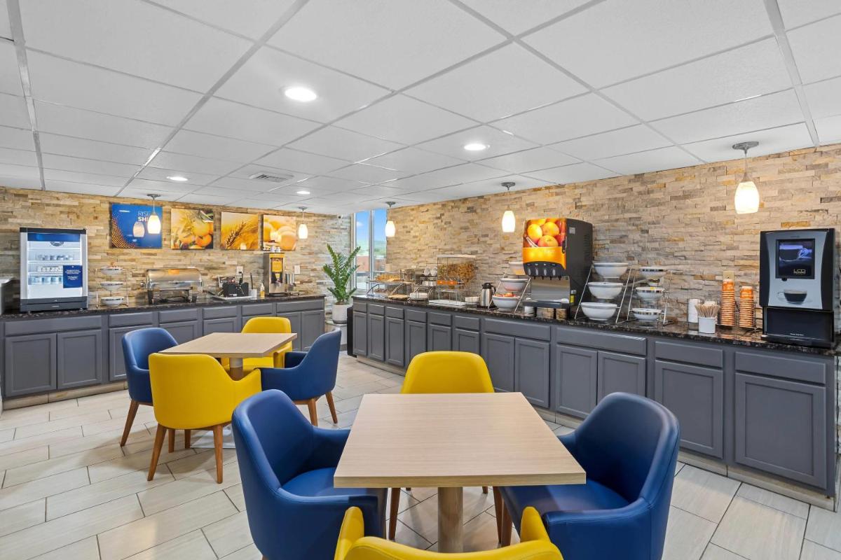 Comfort Inn Dunmore - Scranton East - Housity