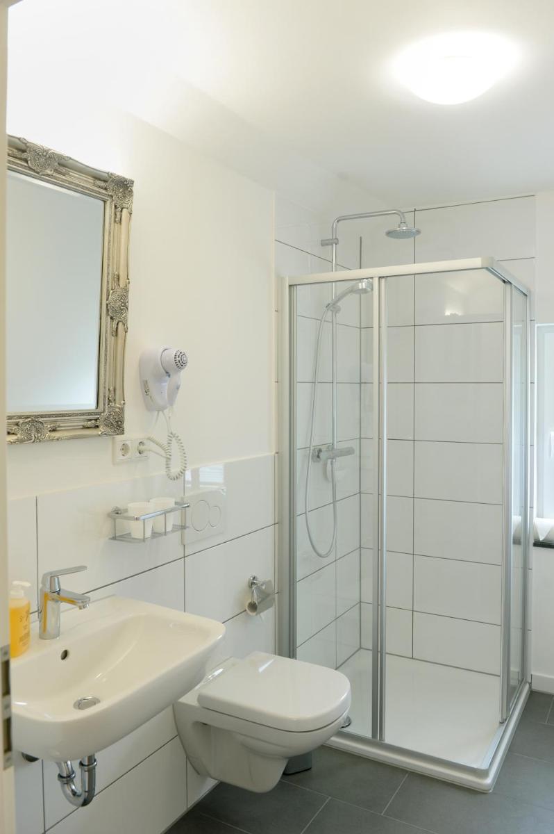Bed & Breakfast Meerbusch - Housity