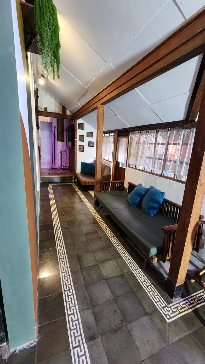 SEMERU HOSTEL MALANG - Housity