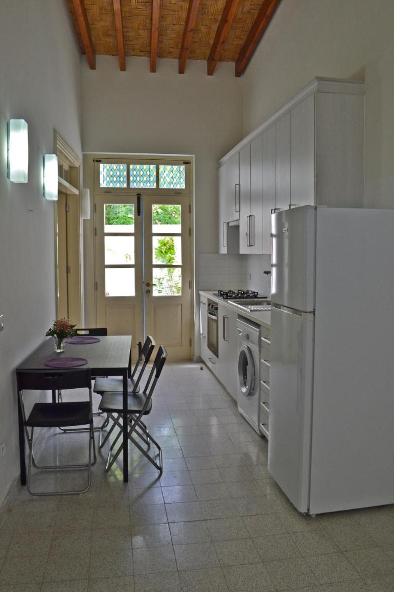 Chris House - Housity