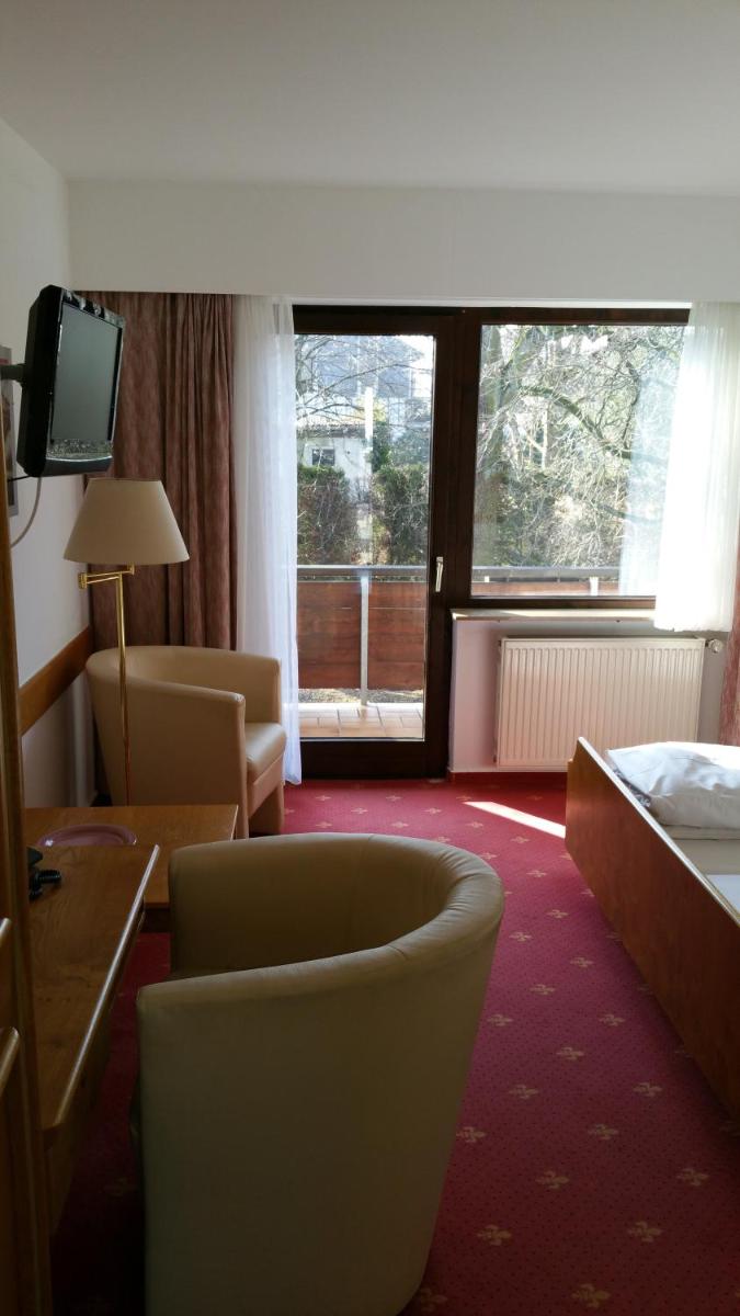 Hotel Büchner Garni - Housity