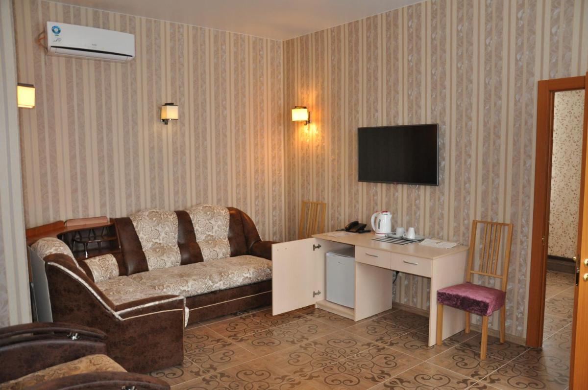 Hotel Zalesnyy - Housity