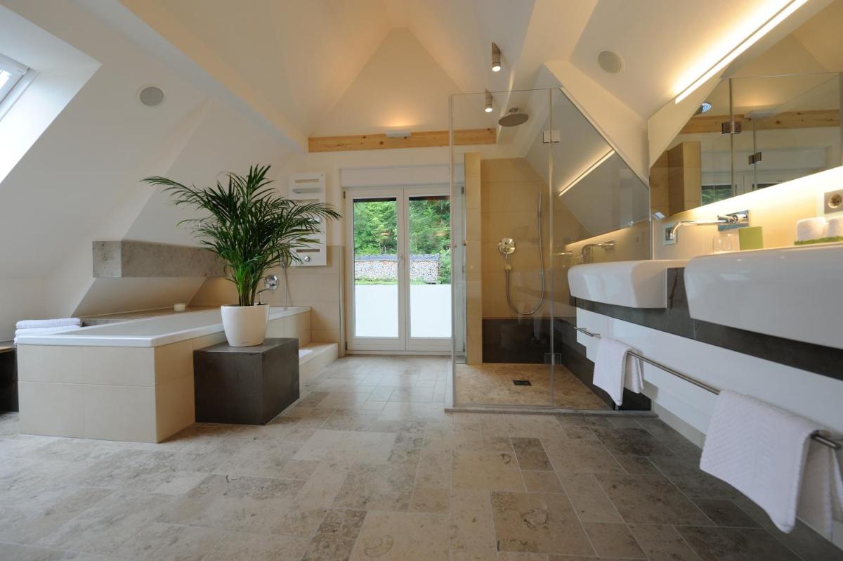 Hotel Restaurant Jaegersteig - Housity