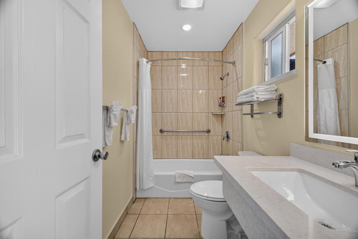Seaside Inn Monterey - Housity