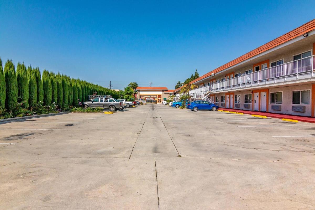 Rodeway Inn Artesia Cerritos - Housity