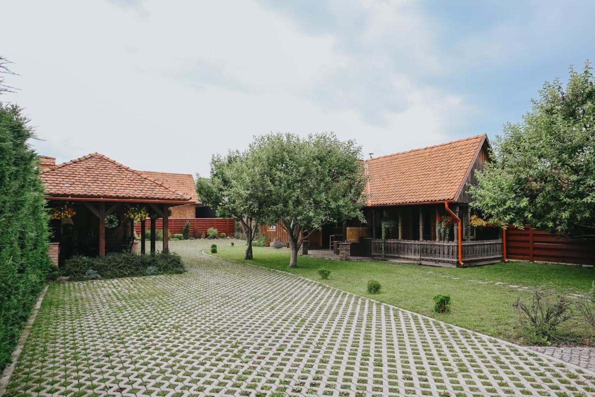Grádics Panzió - Housity