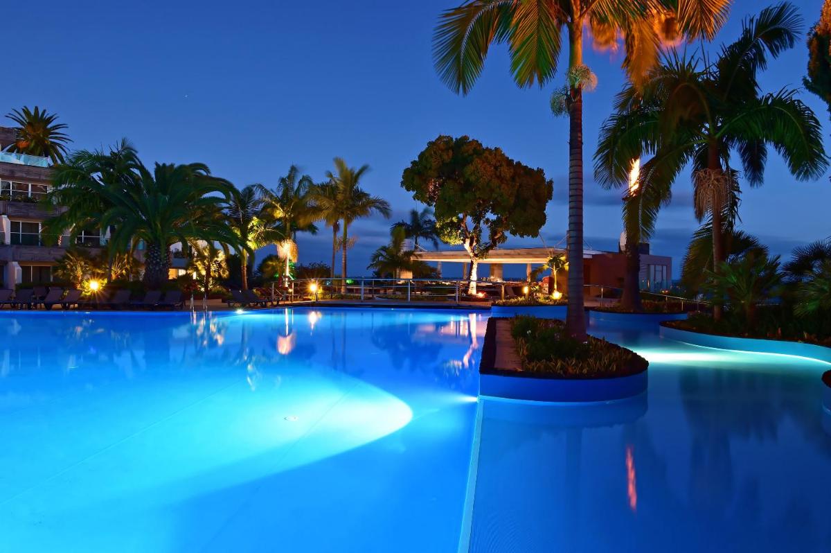 A piscina em ou perto de Pestana Madeira Beach Club