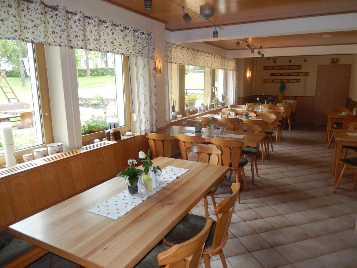 Hotel-Pension Rennsteighütte Frauenwald - Housity