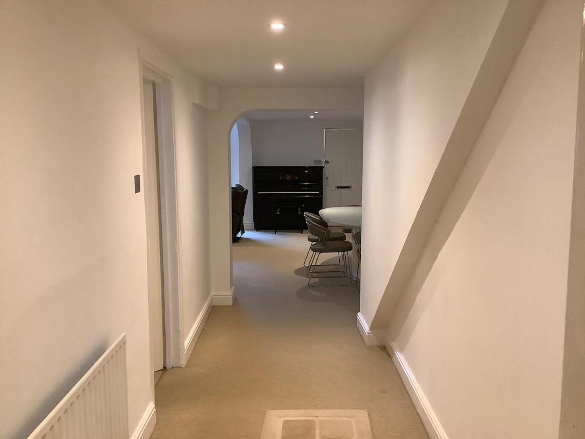 Large Seafront apartment close to Southsea Castle - Housity