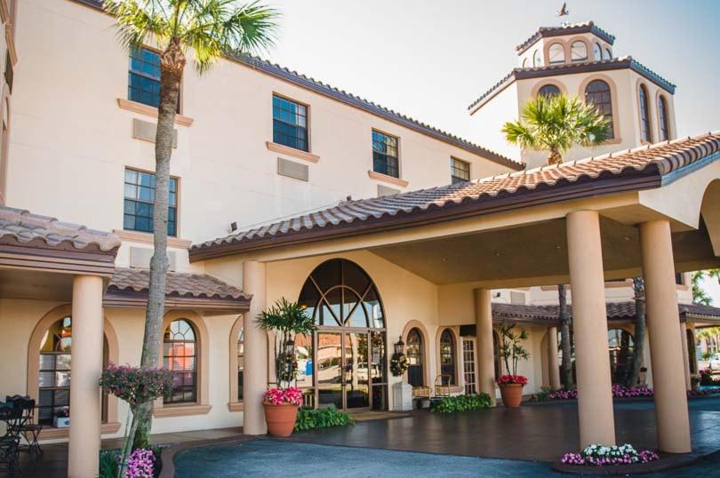 Inn on the Lakes - Housity