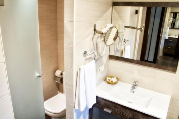 Un baño de Hotel & Spa Villa de Mestas