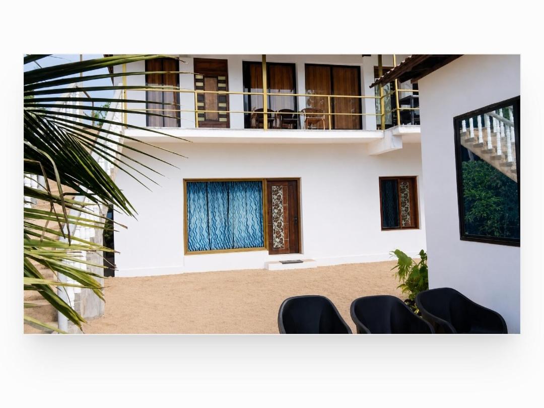 Gajananstay Beach facing Rooms Indians only - Housity