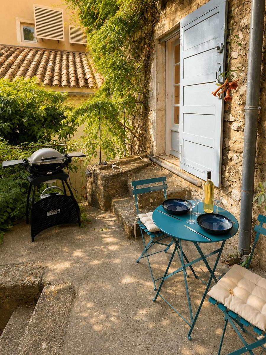Appartement eygalieres avec petit jardin - Housity