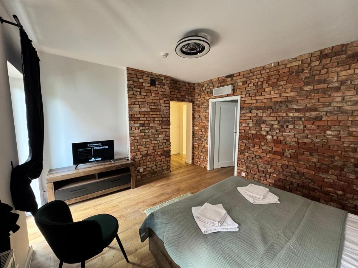 Hotel Żuraw w Starym Spichlerzu - Housity