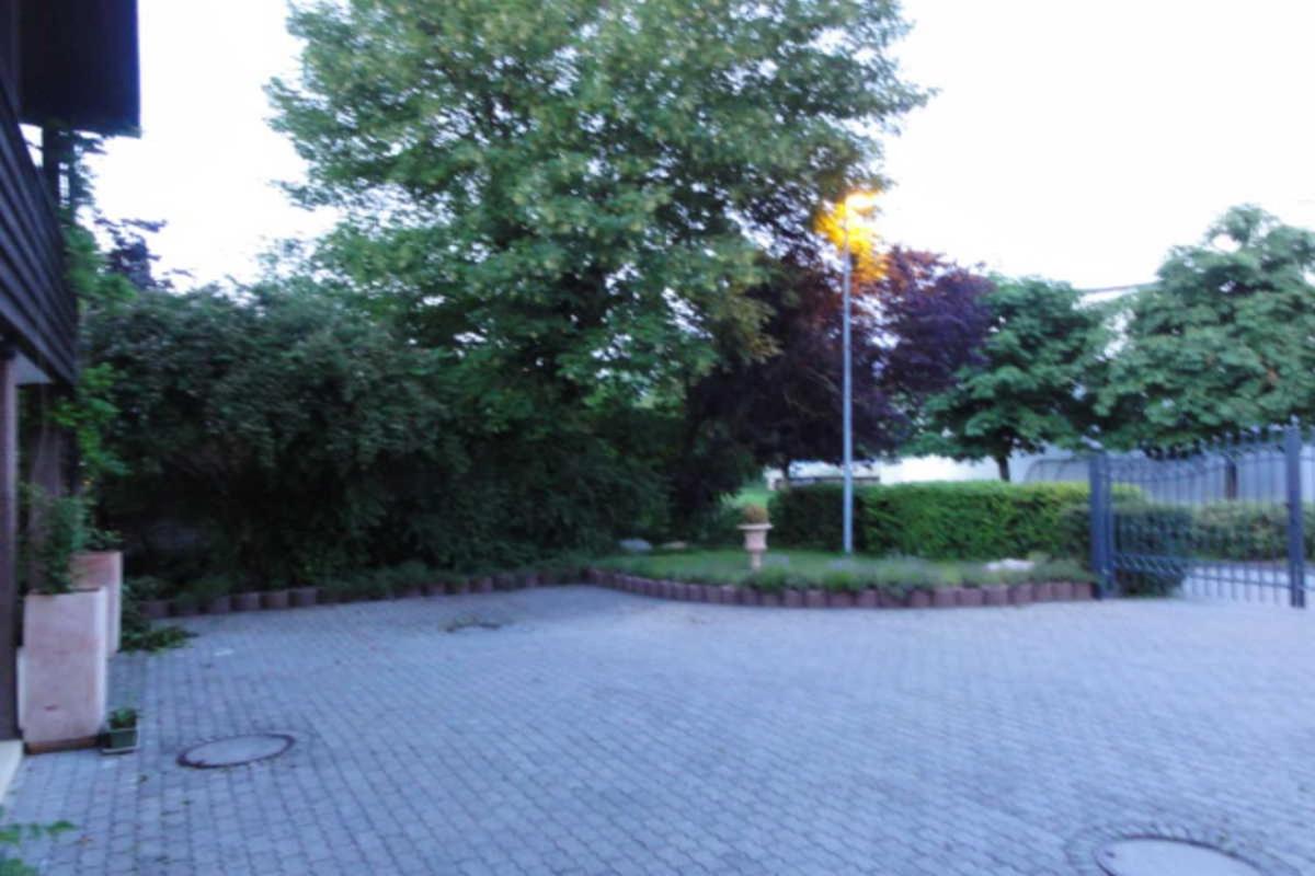Apartments in Leafy Suburb - Housity