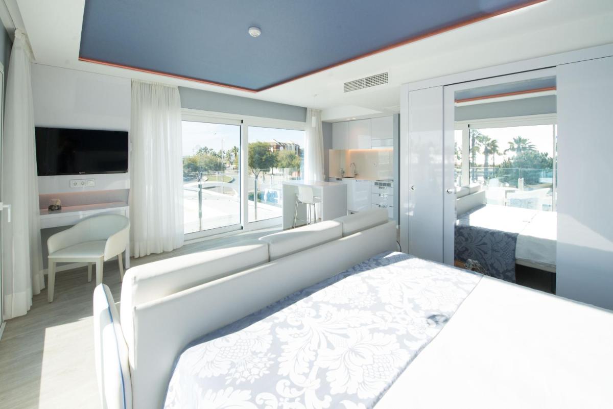 Cama o camas de una habitación en Masd Mediterraneo Hotel Apartamentos Spa
