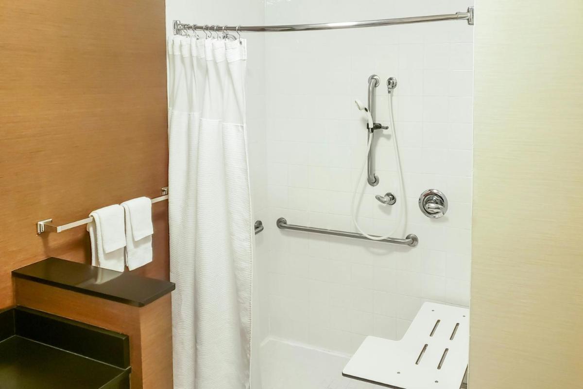 Fairfield Inn & Suites Waco South - Housity