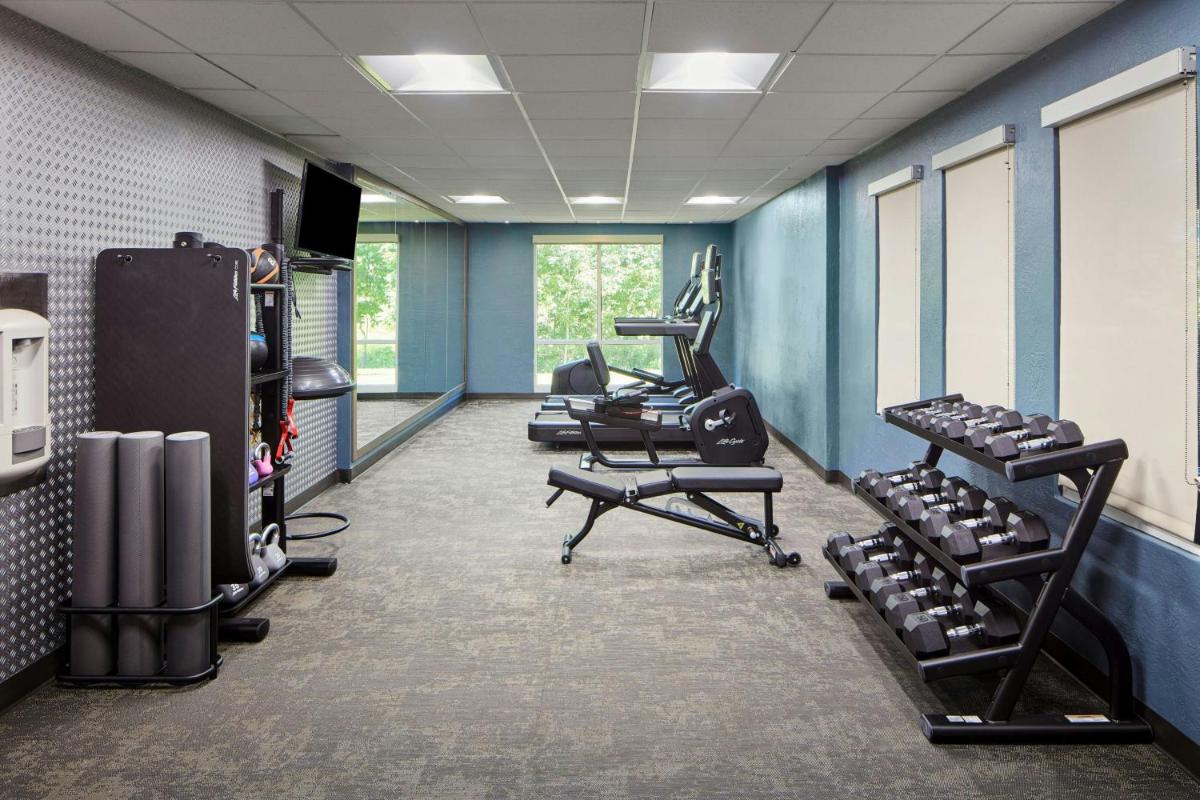 Fairfield Inn & Suites Cleveland Avon - Housity