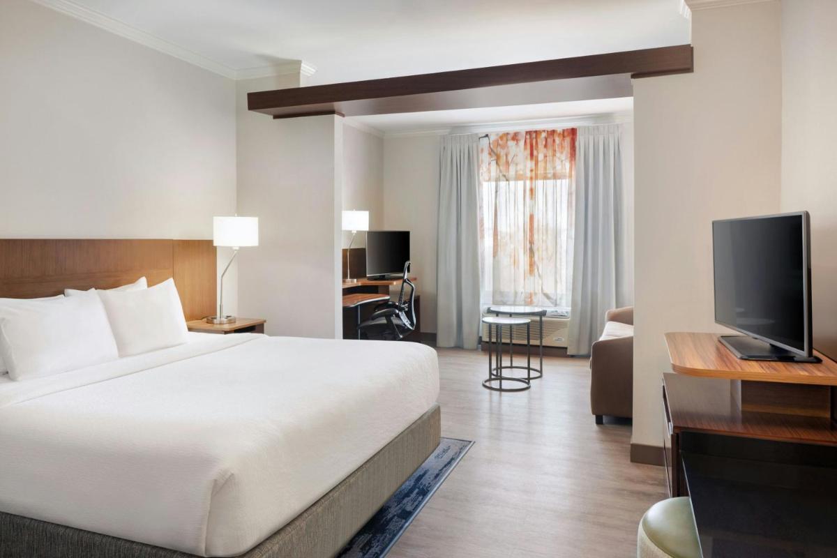 Fairfield Inn & Suites by Marriott Bowling Green - Housity