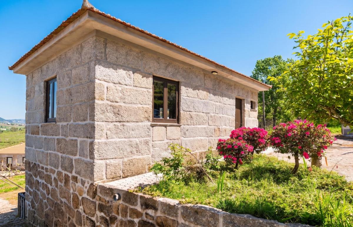 Charming House in Fornos with shared pool - Housity