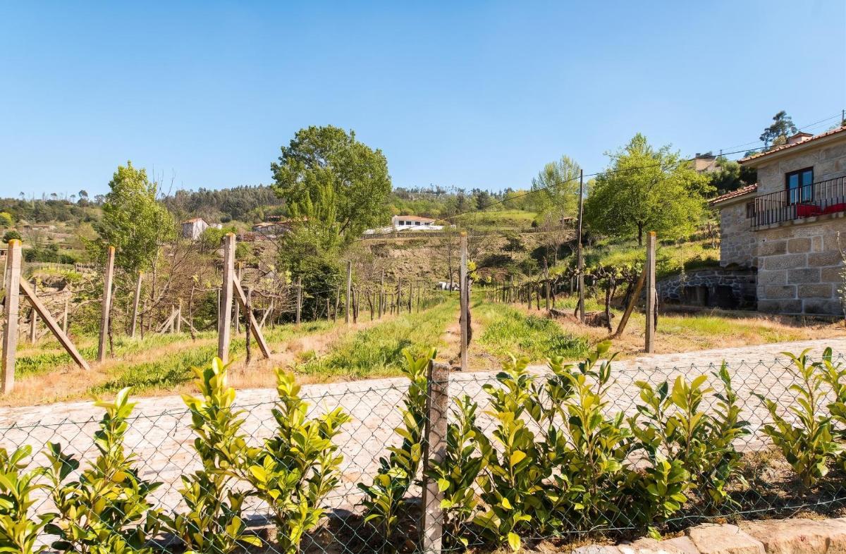Charming House in Fornos with shared pool - Housity