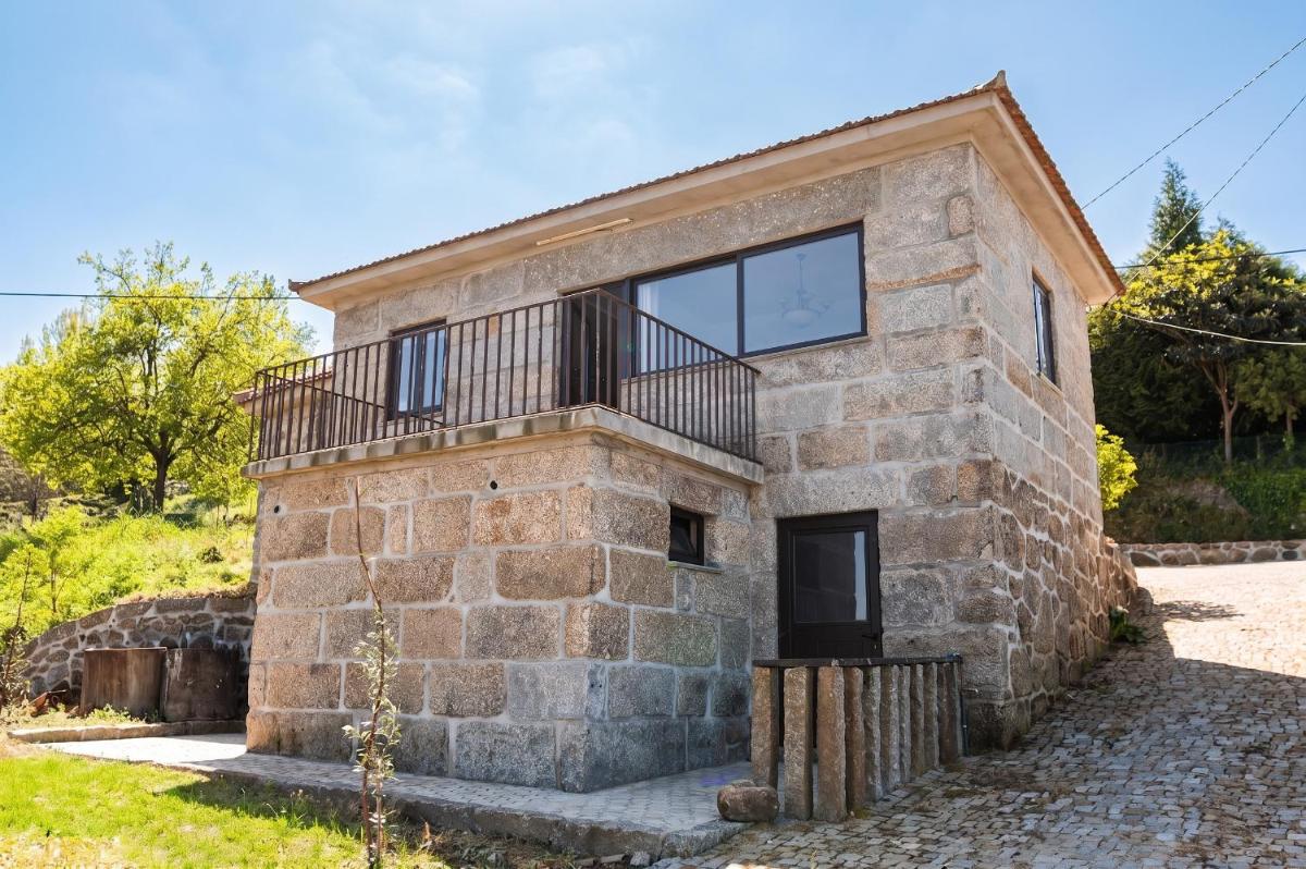 Charming House in Fornos with shared pool - Housity